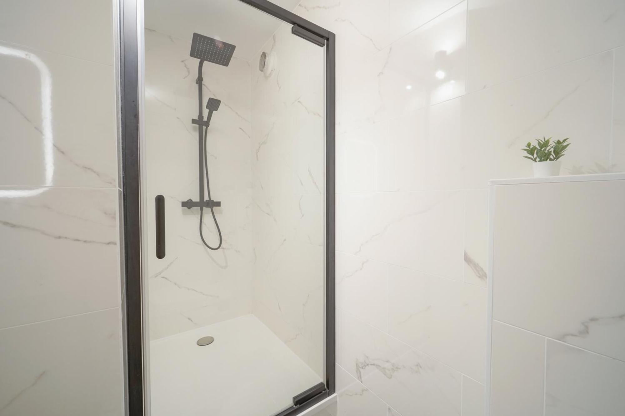 Appartement Complete 1Br With Balcony Only 5 Min. On Foot To Metro By Doorman à Saint-Ouen  Extérieur photo